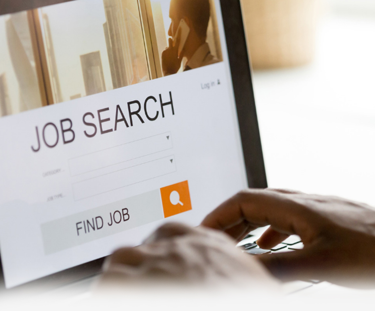 Resume Masters consultant working on a client's job search